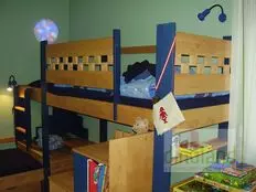 egyedi gyerekbútor magasított ágy